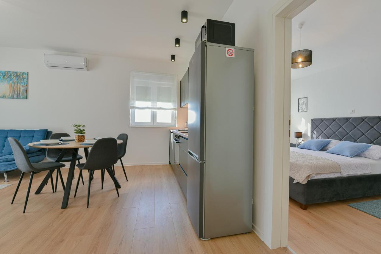 Apartments Noa Sukosan Exterior photo